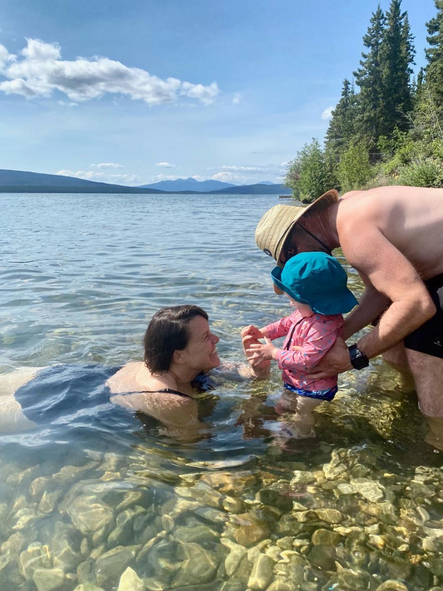 Little Atlin Lodge Tagish Ngoại thất bức ảnh